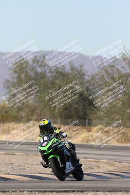 media/Dec-01-2025-Moto Forza (Mon) [[2daa91e15f]]/3-Beginner Group/Session 3 (Turn 3)/